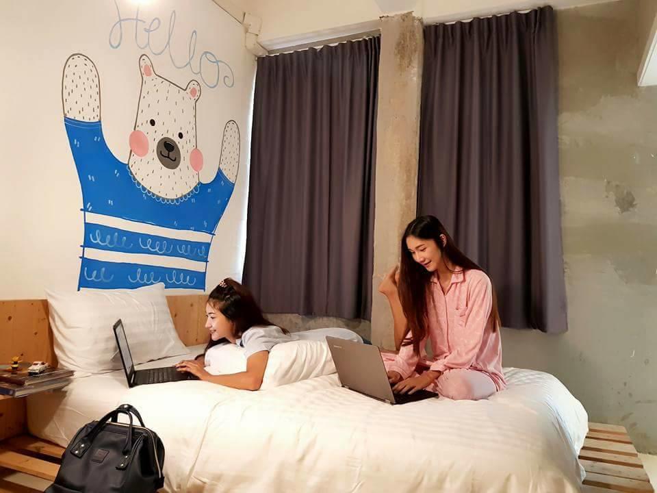 Pastelhouse Hostel (Adults Only) Bangkok Exterior foto